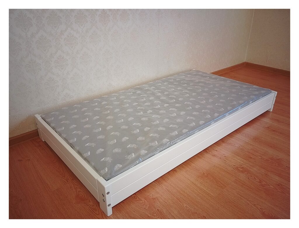 Põrandavoodi 80x160. Valge puidust lastevoodi 80x160. Lastevoodid.ee uus 2027 seeria.