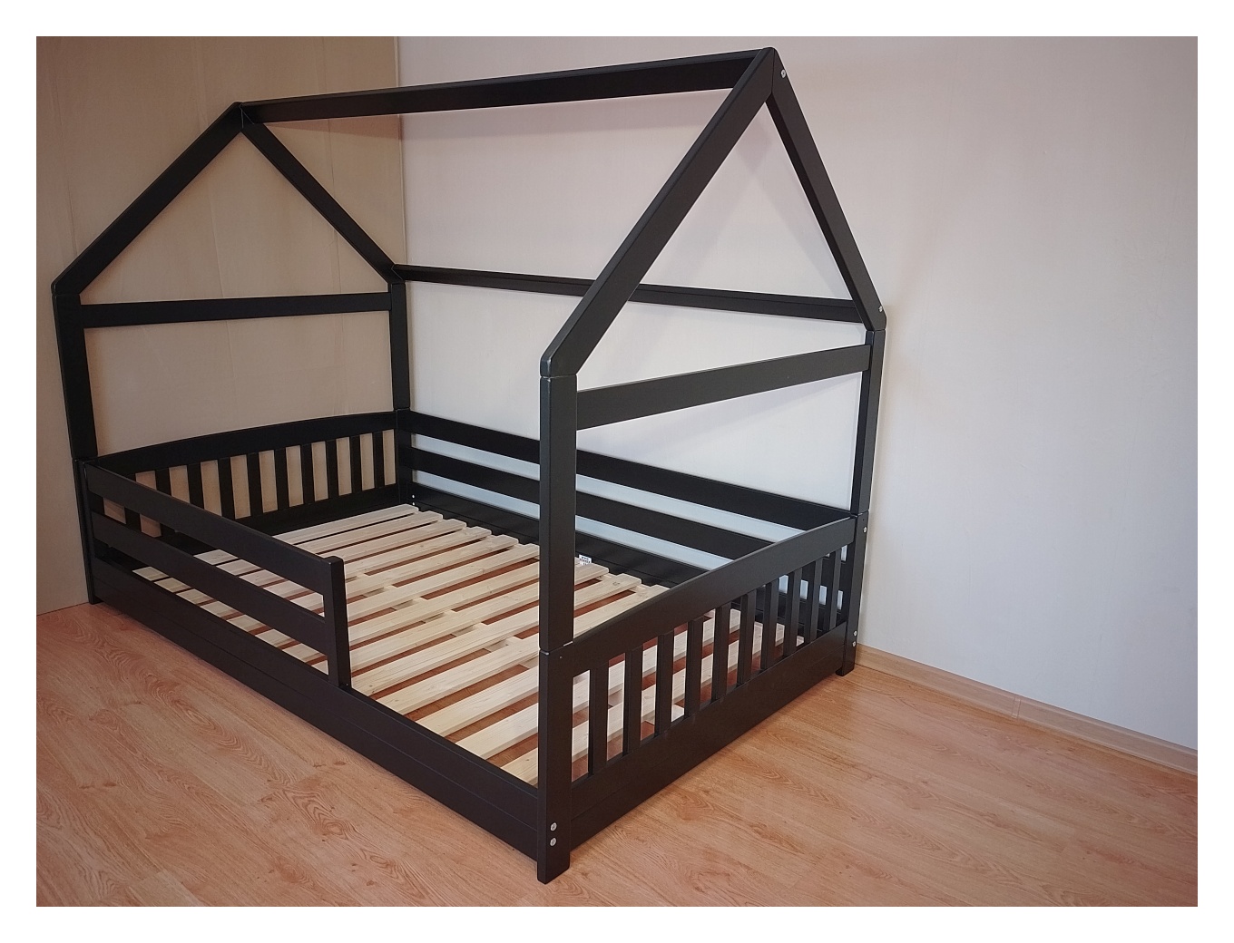 120x200 cm madratsile madal majavoodi turvaline põrandavoodi must tugev täispuit