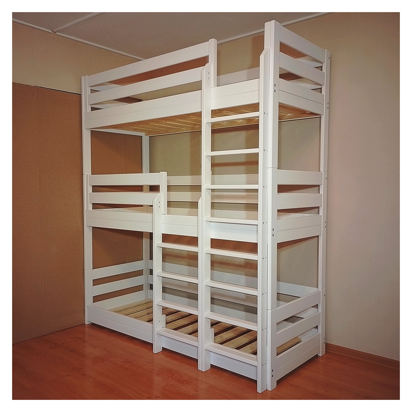 Kolmekordne narivoodi kolmekohaline madal nari